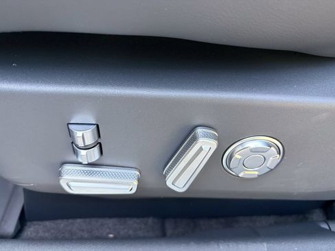 New 2026 Lincoln Nautilus Reserve AWD/4WD image 13