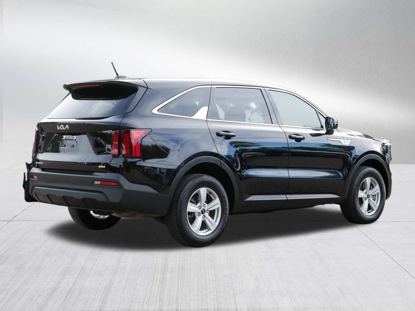 Certified 2023 Kia Sorento LX AWD/4WD image 7