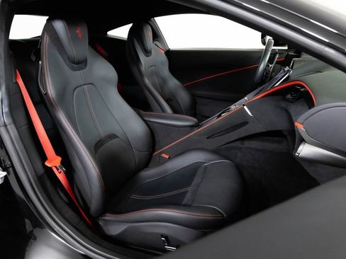 Used 2021 Ferrari Roma image 5