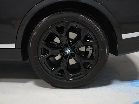 Used 2023 BMW X7 xDrive40i w/ Premium Package image 36