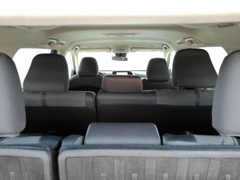 Used 2023 Toyota Highlander LE FWD image 27