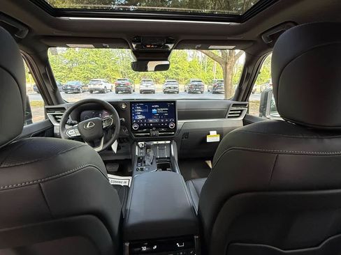 Used 2026 Lexus GX 550 AWD/4WD image 16