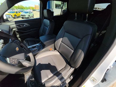 Used 2023 Chevrolet Traverse LT AWD/4WD image 24