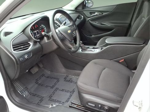Used 2024 Chevrolet Malibu RS FWD image 11