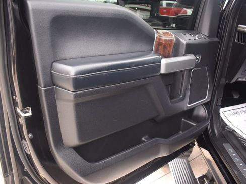 Used 2017 Ford F250 Platinum w/ Platinum Ultimate Package AWD/4WD image 9