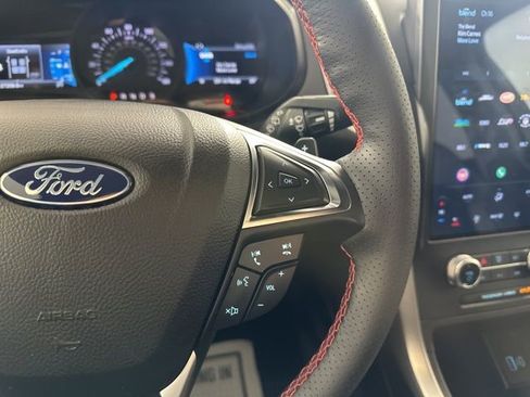 Used 2023 Ford Edge ST-Line w/ Class II Trailer Tow Package image 24