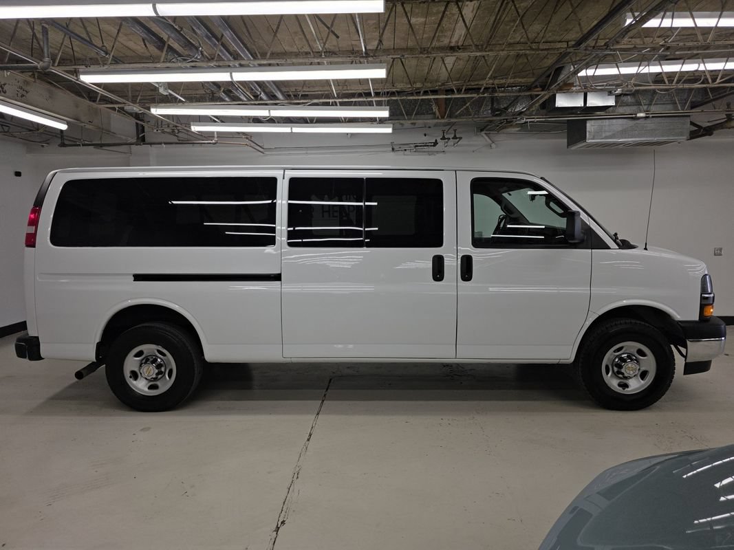 Used 2024 Chevrolet Express 3500 LT w/ LT Preferred Equipment Group RWD image 6