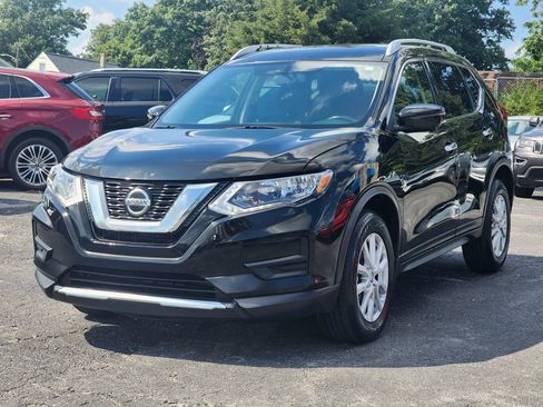 Used 2018 Nissan Rogue SV w/ Premium Package image 3