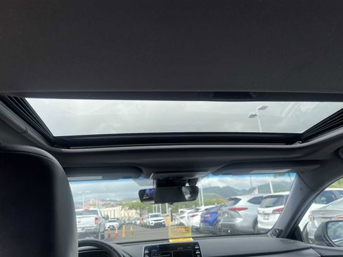 Used 2019 Toyota Avalon XSE w/ Carpet Mat Package image 16