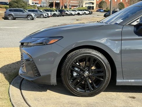 Used 2025 Toyota Camry SE image 11