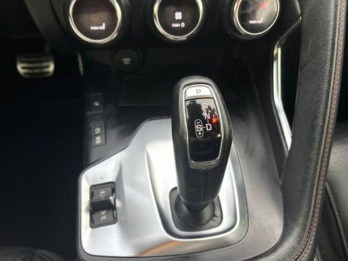 Used 2020 Jaguar E-PACE Checkered Flag image 12