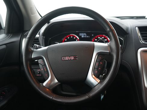 Used 2016 GMC Acadia SLE image 19