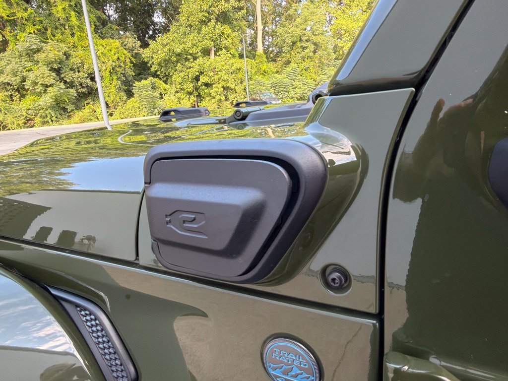 Used 2024 Jeep Wrangler High Altitude AWD/4WD image 14