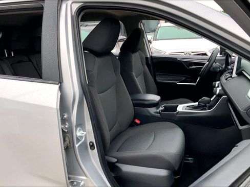 Used 2024 Toyota RAV4 XLE image 9