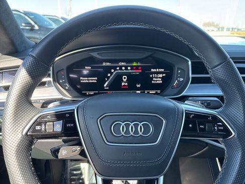 Used 2022 Audi S8 w/ S8 Comfort Plus Package AWD/4WD image 7