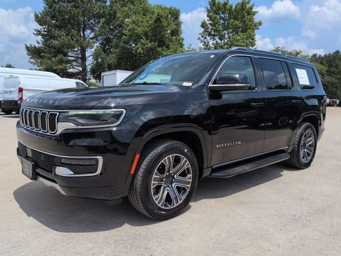 Used 2024 Jeep Wagoneer Series II w/ Flexible Seating Group RWD image 8