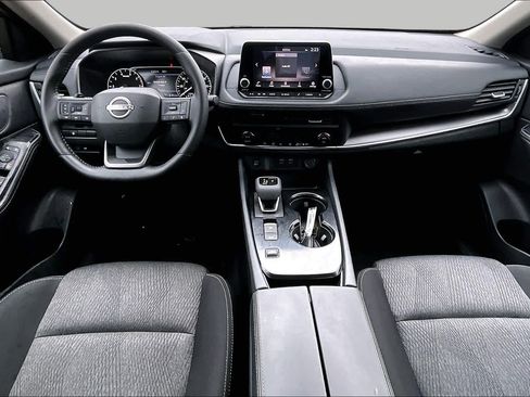 Certified 2025 Nissan Rogue SV FWD image 15