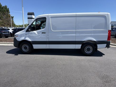 Used 2025 Mercedes-Benz Sprinter 2500 image 7