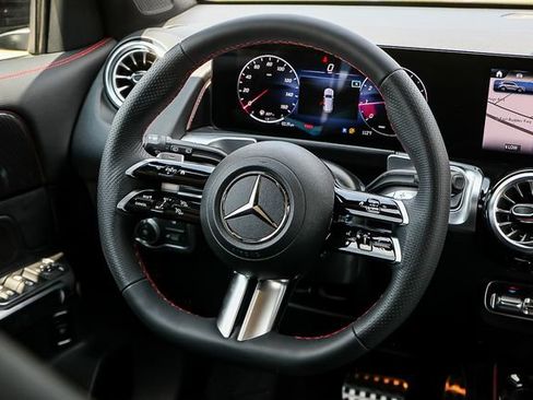 Certified 2025 Mercedes-Benz GLB 250 image 23