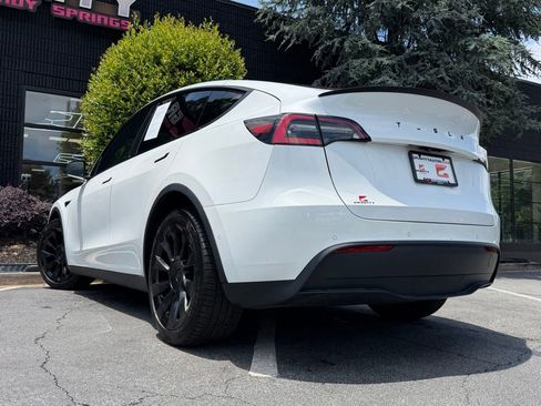 Used 2021 Tesla Model Y Long Range AWD/4WD image 20
