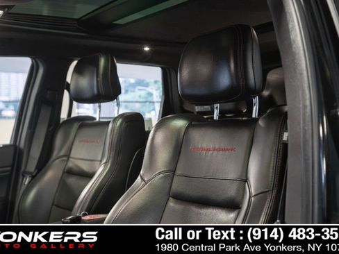 Used 2019 Jeep Grand Cherokee Trailhawk w/ Trailhawk Luxury Group AWD/4WD image 24