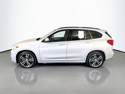 Used 2019 BMW X1 sDrive28i w/ M Sport Package image 4