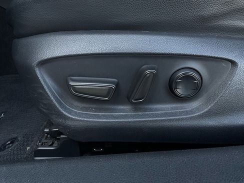 Used 2018 Toyota Camry SE image 10