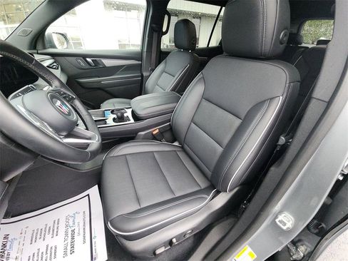 Certified 2025 Buick Enclave Preferred image 11