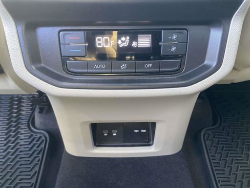 Certified 2025 Volkswagen Atlas SE w/ Panoramic Sunroof Package image 16