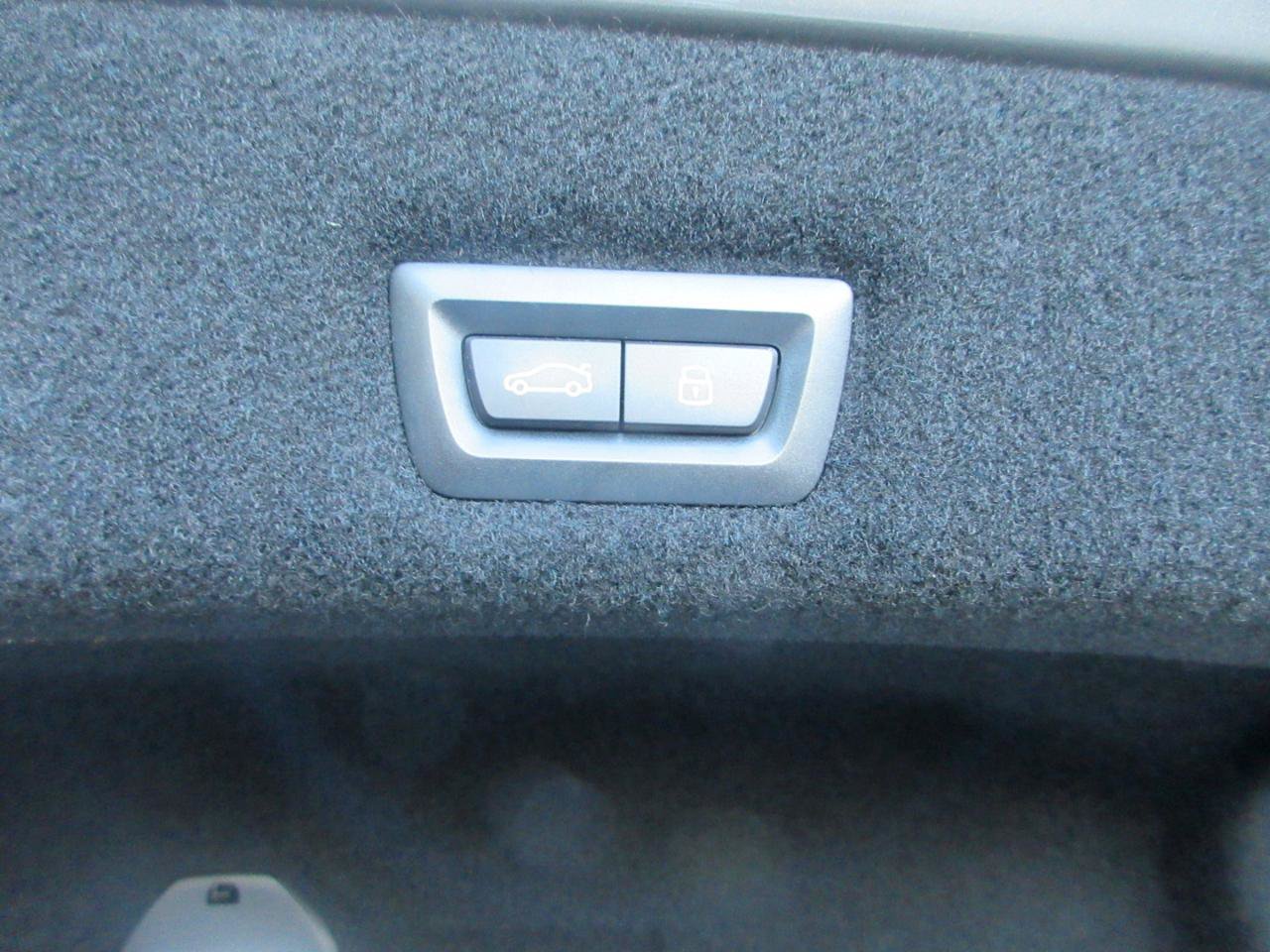 Used 2023 BMW 760i xDrive AWD/4WD image 42