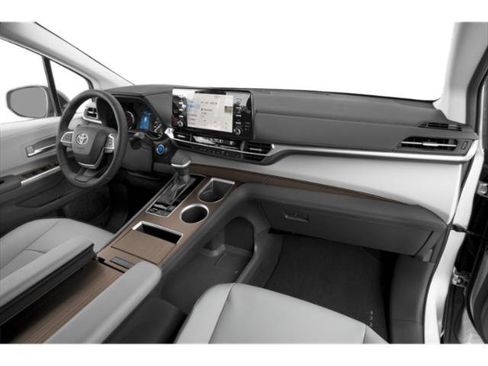 Certified 2021 Toyota Sienna XLE image 15