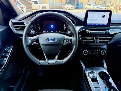 Used 2025 Ford Escape ST-Line AWD/4WD image 18