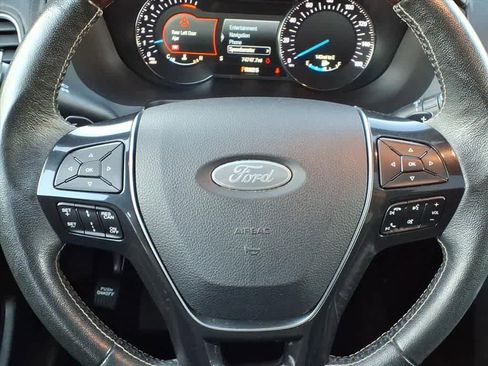 Used 2018 Ford Explorer Platinum AWD/4WD image 17