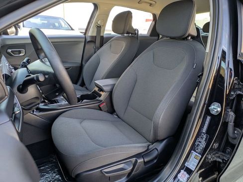 Used 2025 Kia K4 LXS image 23