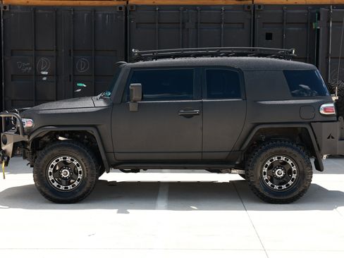 Used 2010 Toyota FJ Cruiser 4WD image 4