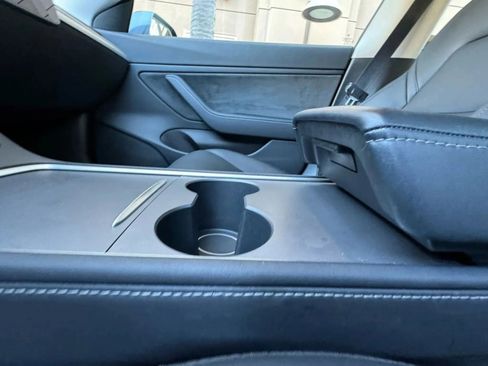 Used 2023 Tesla Model 3 Standard Range image 21