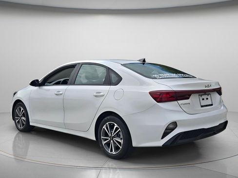 Used 2023 Kia Forte LXS image 8