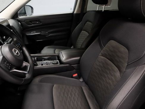 Certified 2025 Nissan Pathfinder SV AWD/4WD image 24