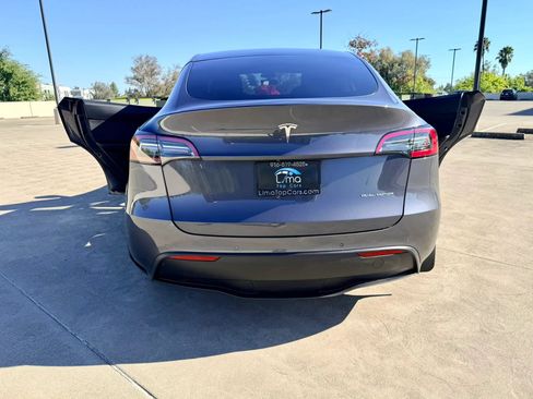Used 2022 Tesla Model Y Long Range AWD/4WD image 35
