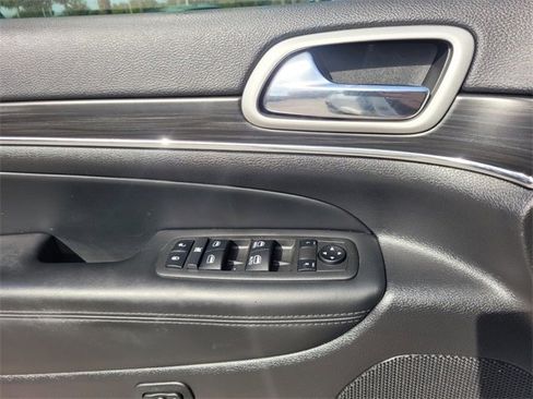 Used 2022 Jeep Grand Cherokee Limited image 23