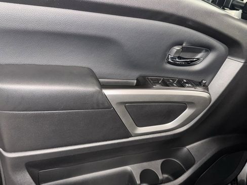 Used 2024 Nissan Titan SV w/ SV Convenience Package image 21