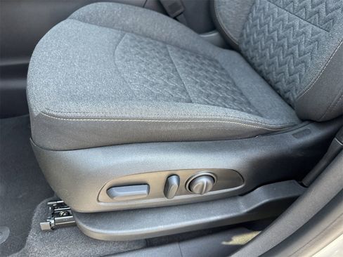 Used 2023 Chevrolet Equinox LT image 17