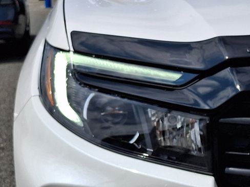 Used 2025 Honda Ridgeline Black Edition image 10