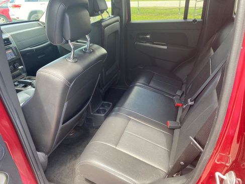 Used 2012 Jeep Liberty Limited Jet w/ Comfort/Convenience Group AWD/4WD image 16