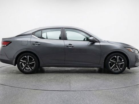 Used 2025 Nissan Sentra SV FWD image 11