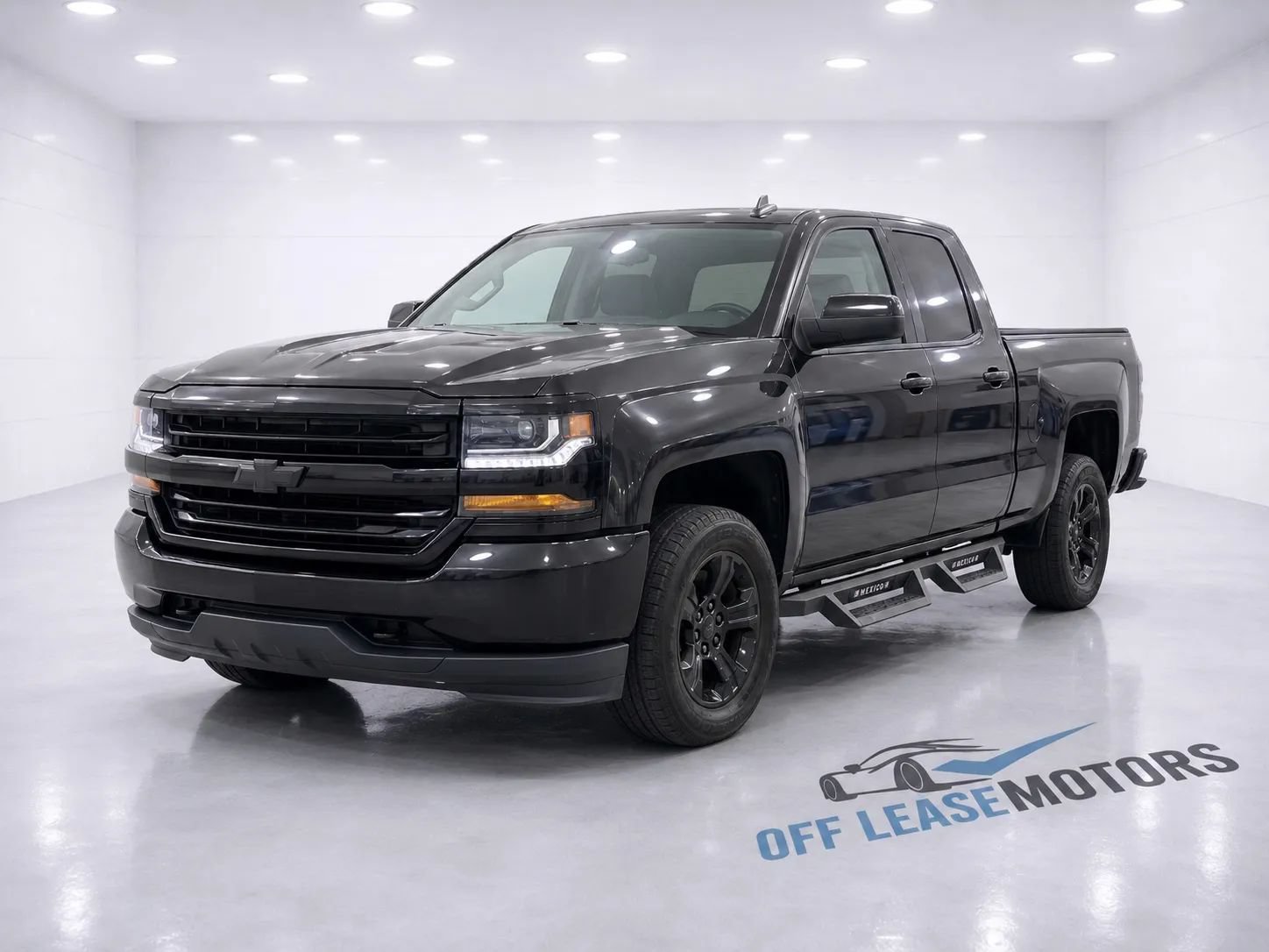 Used 2018 Chevrolet Silverado 1500 LT w/ Midnight Edition AWD/4WD image 1