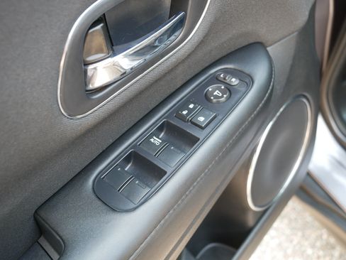 Used 2022 Honda HR-V EX image 19