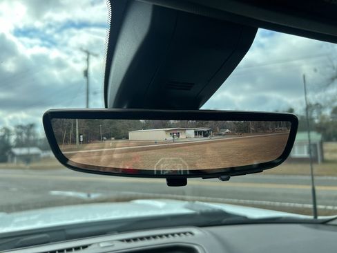 Used 2022 Chevrolet Silverado 2500 LTZ w/ LTZ Convenience Package image 35