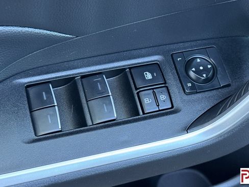 Used 2025 Toyota RAV4 XLE AWD/4WD image 13