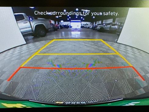 Used 2024 Hyundai Venue SEL FWD image 17
